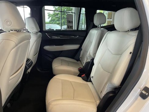 Certified 2022 Cadillac XT6 Sport w/ Technology Package image 18