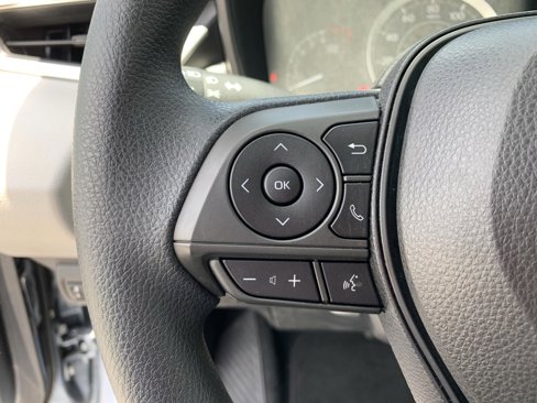 Used 2020 Toyota Corolla LE image 36