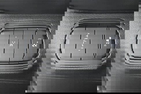 New 2025 Hyundai Venue SE image 13