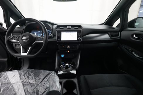 Used 2020 Nissan Leaf SV w/ SV Technology Package image 5