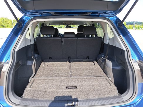 Certified 2020 Volkswagen Tiguan SE image 12