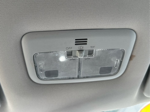 Used 2018 Toyota Corolla LE image 37