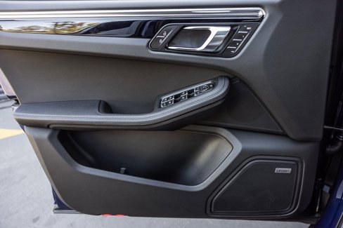 Certified 2025 Porsche Macan image 21