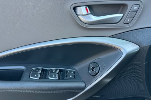 Used 2018 Hyundai Santa Fe Sport w/ Cargo Package image 10