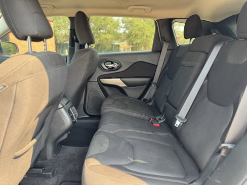 Used 2017 Jeep Cherokee Latitude w/ Trailer Tow Group image 11
