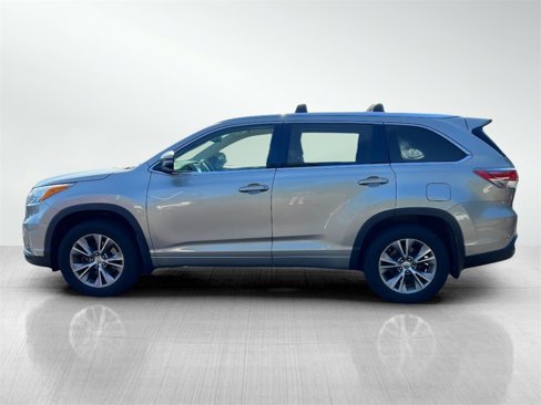 Used 2015 Toyota Highlander XLE image 3