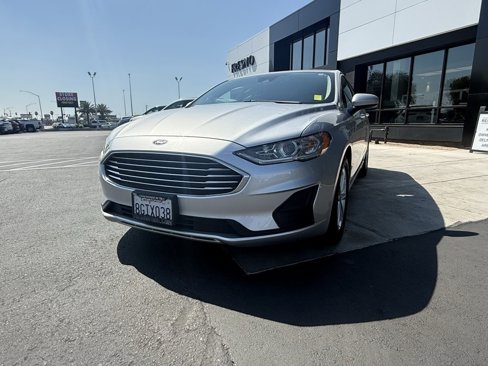 Used 2019 Ford Fusion SE image 4