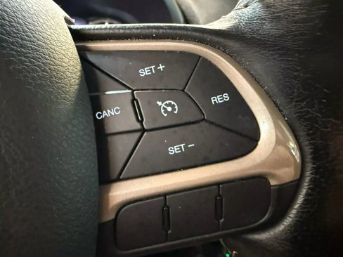 Used 2017 Jeep Renegade Limited image 15