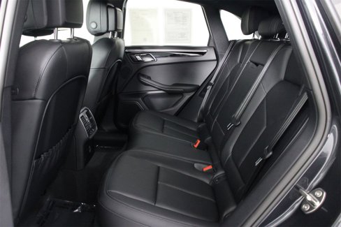 Certified 2025 Porsche Macan image 33