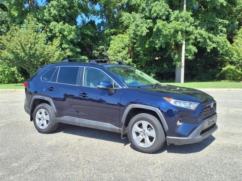 Used 2019 Toyota RAV4 XLE image 1