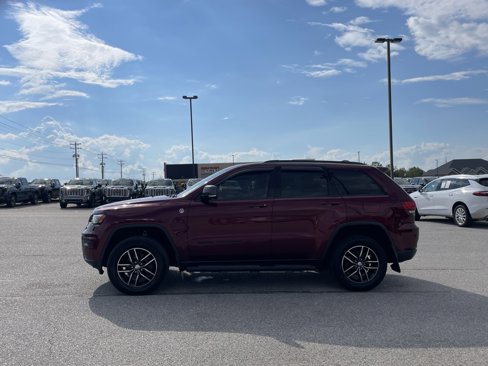 Used 2018 Jeep Grand Cherokee Trailhawk w/ Trailhawk Luxury Group image 4