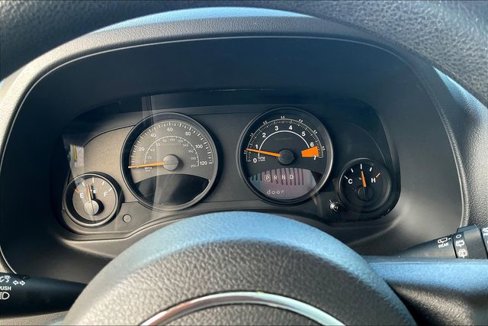 Used 2015 Jeep Patriot Sport image 17