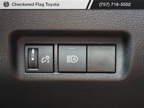 Used 2020 Toyota RAV4 XLE image 10