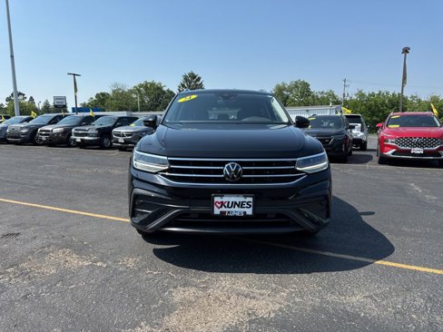 Used 2024 Volkswagen Tiguan SE image 13