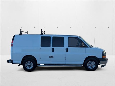 Used 2017 GMC Savana 2500 image 4
