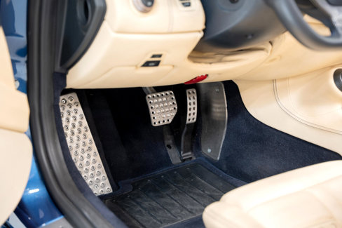 Used 2010 Ferrari California image 67