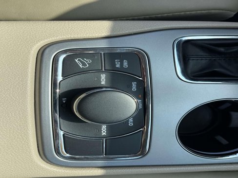 Used 2020 Jeep Grand Cherokee Limited image 23
