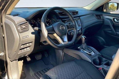 Used 2018 Nissan Rogue SV image 14