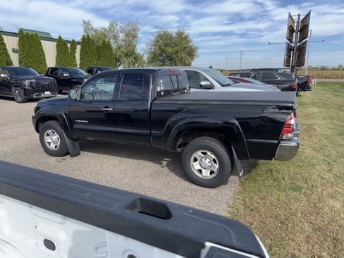 Used 2011 Toyota Tacoma 4x4 Access Cab image 6