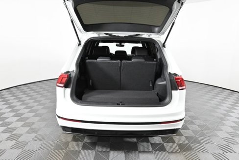 Certified 2021 Volkswagen Tiguan SE R-Line image 10