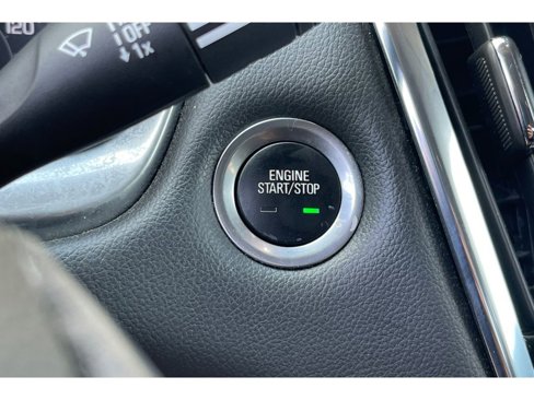 Used 2021 Chevrolet Traverse LT image 34