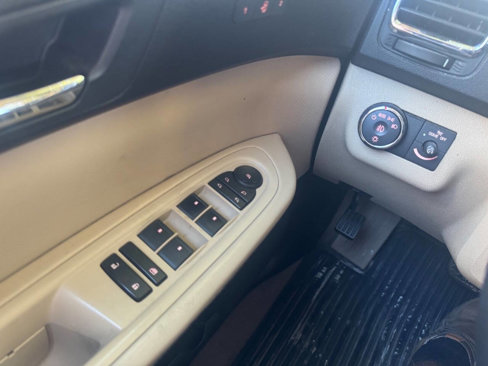 Used 2011 GMC Acadia Denali image 18