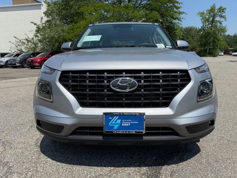 New 2025 Hyundai Venue SE image 2