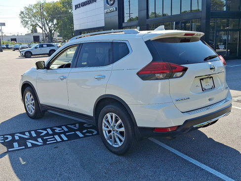 Used 2017 Nissan Rogue SV w/ Sun & Sound Touring Package image 5