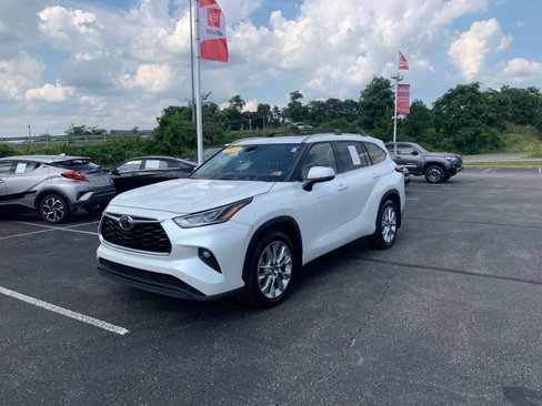 Used 2022 Toyota Highlander Limited image 7
