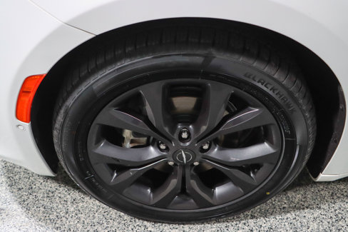 Used 2019 Chrysler Pacifica Touring Plus w/ Advanced Safetytec Group image 11
