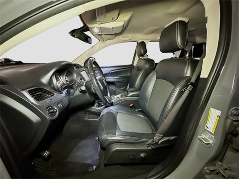 Used 2019 Dodge Journey Crossroad w/ Popular Equipment Group image 17