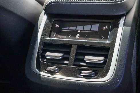 Used 2023 Volvo XC60 B6 Ultimate w/ Protection Package Premier image 19