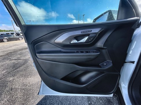 Used 2024 GMC Terrain SLT image 29
