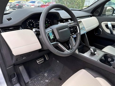 New 2025 Land Rover Discovery Sport Dynamic SE image 20