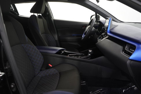 Used 2021 Toyota C-HR Limited image 10