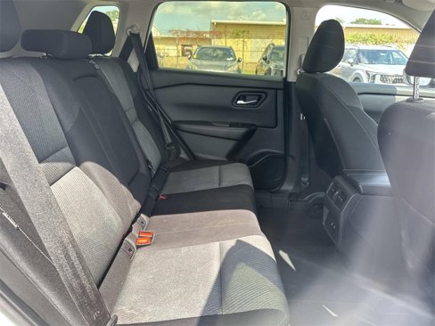 Used 2024 Nissan Rogue SV image 18