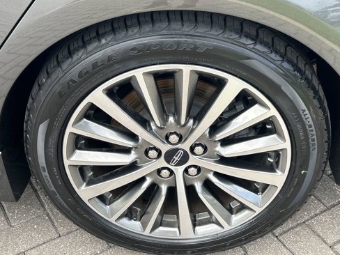 Used 2020 Lincoln MKZ w/ Convenience Package image 32