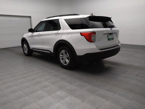 Used 2021 Ford Explorer XLT image 5