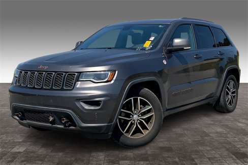 Used 2018 Jeep Grand Cherokee Trailhawk w/ Trailhawk Luxury Group image 2