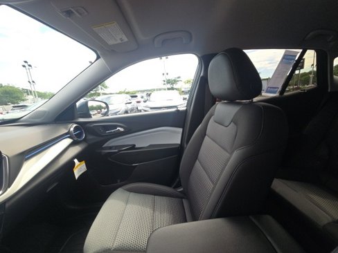 New 2025 Chevrolet Trax LT w/ Driver Confidence Package image 24