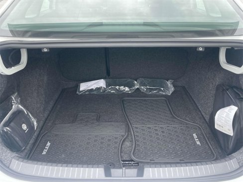 Certified 2021 Volkswagen Jetta SE w/ SE Cold Weather Package image 13