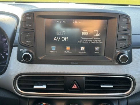 Used 2021 Hyundai Kona SE image 16