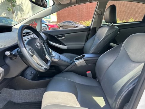 Used 2015 Toyota Prius Four image 12