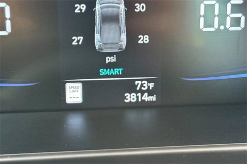 Certified 2025 Hyundai Elantra Sport image 25