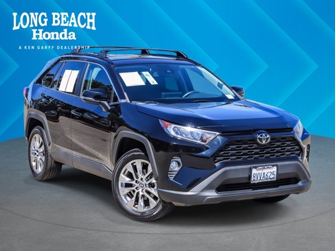 Used 2021 Toyota RAV4 XLE Premium image 1