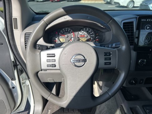 Used 2018 Nissan Frontier SV image 17