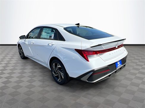 New 2025 Hyundai Elantra SEL image 5