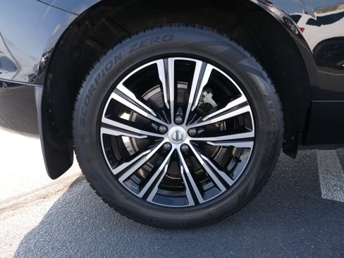 Used 2022 Volvo XC60 B6 Inscription image 11