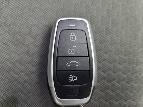 Used 2019 Ford Escape SE image 32
