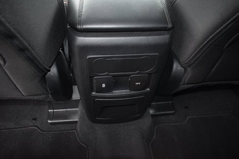 Used 2022 Ford Explorer XLT image 11